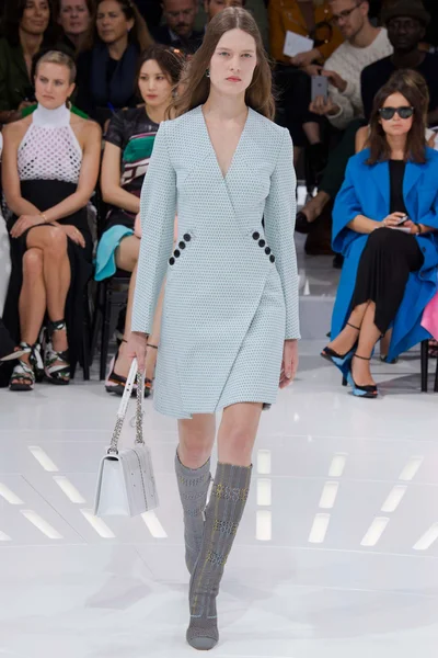 Look 22